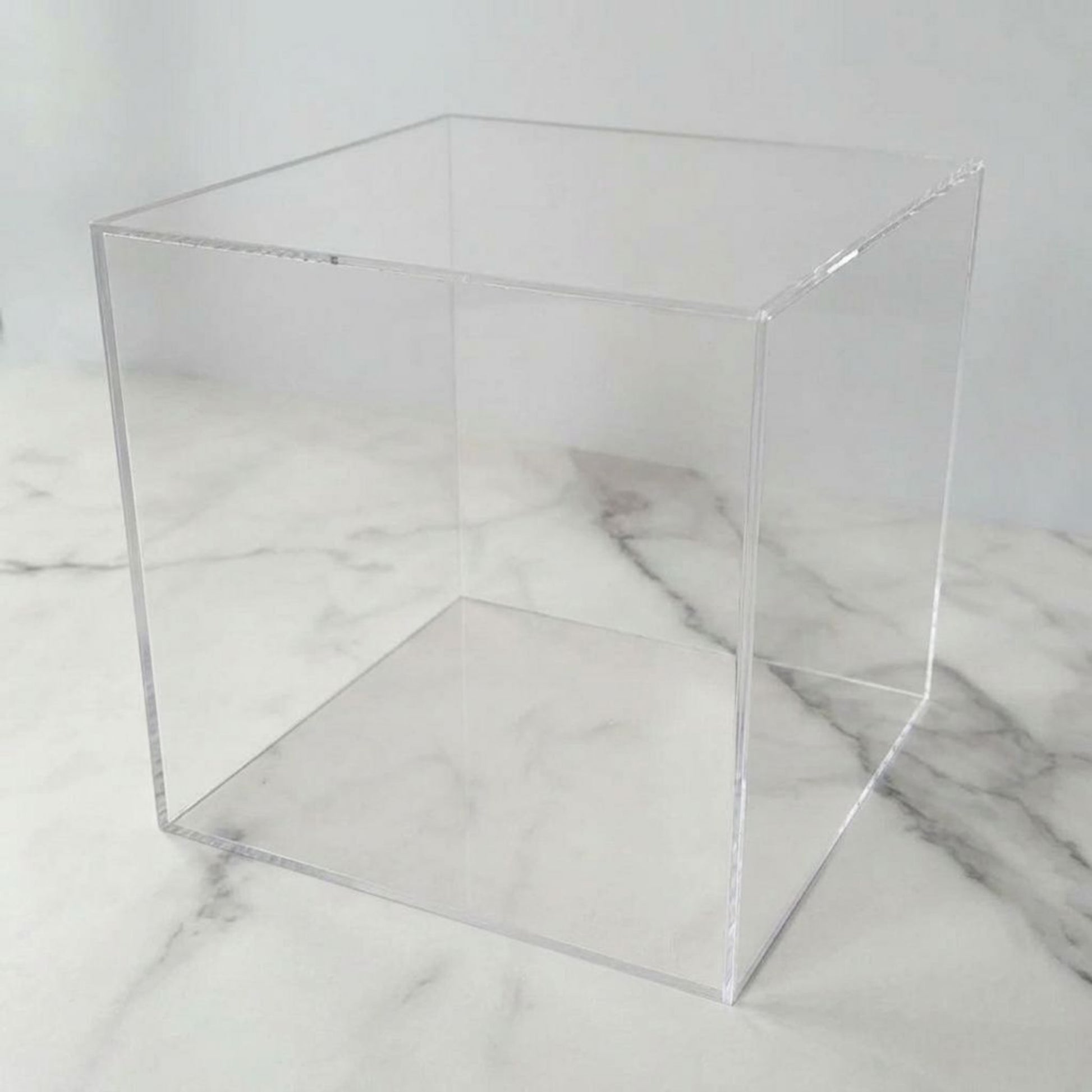 10" x 10" acrylic centerpiece cube with removable lid